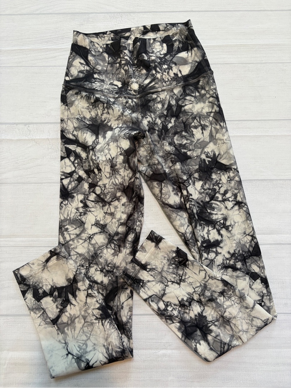 lululemon athletica Black & Cream Tie-Dye High-Rise Jeggings
